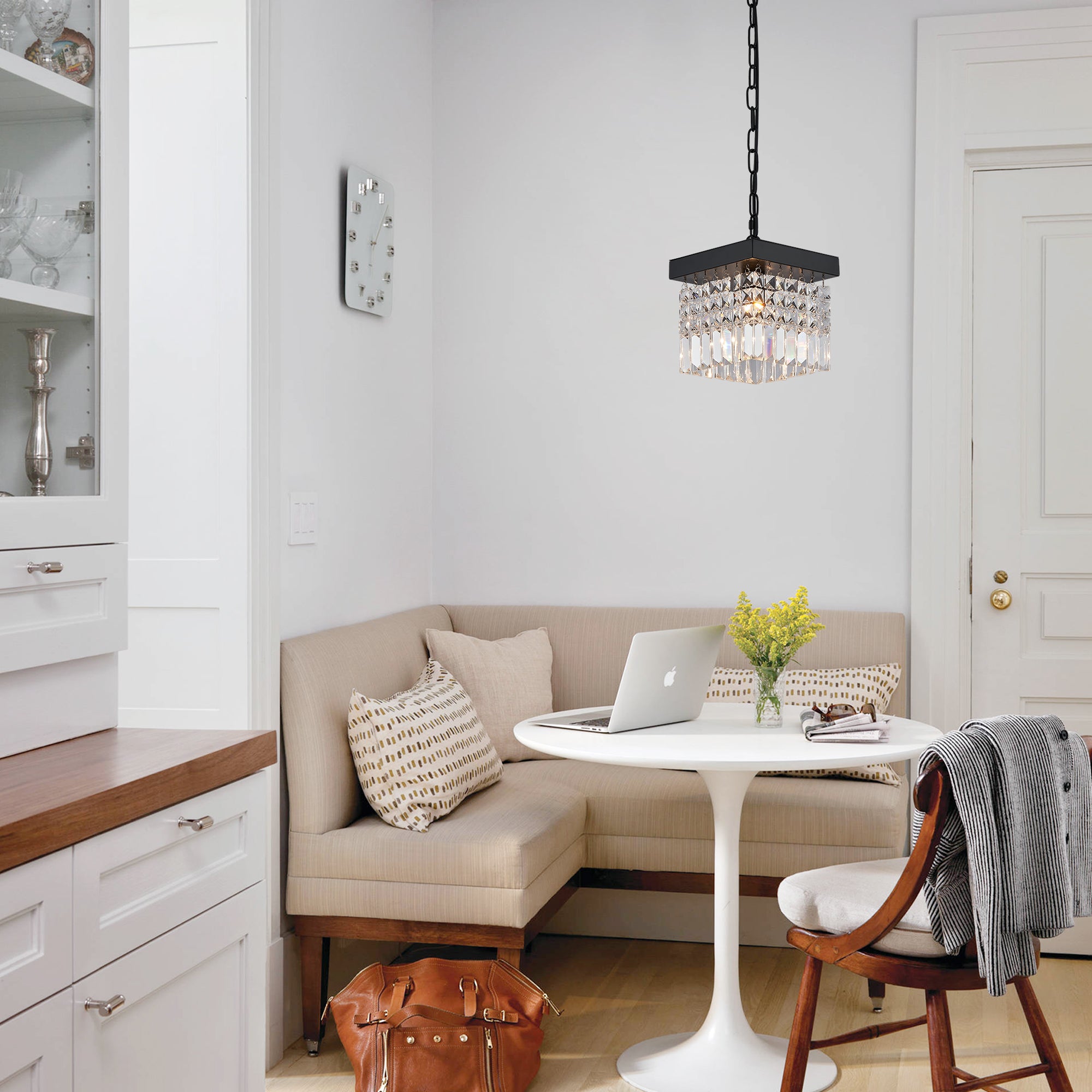 MOOONI-Matte-Black-Square-Crystal-Pendant-Light-Entrance